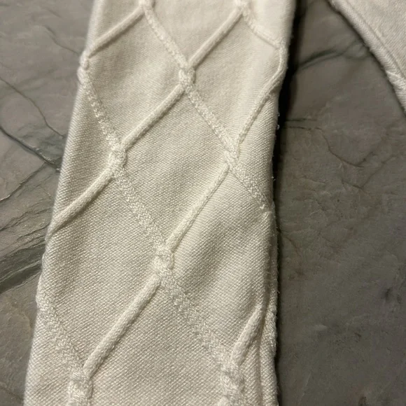 Donated. White House Black Market Scoop neck - Picture 4 of 6